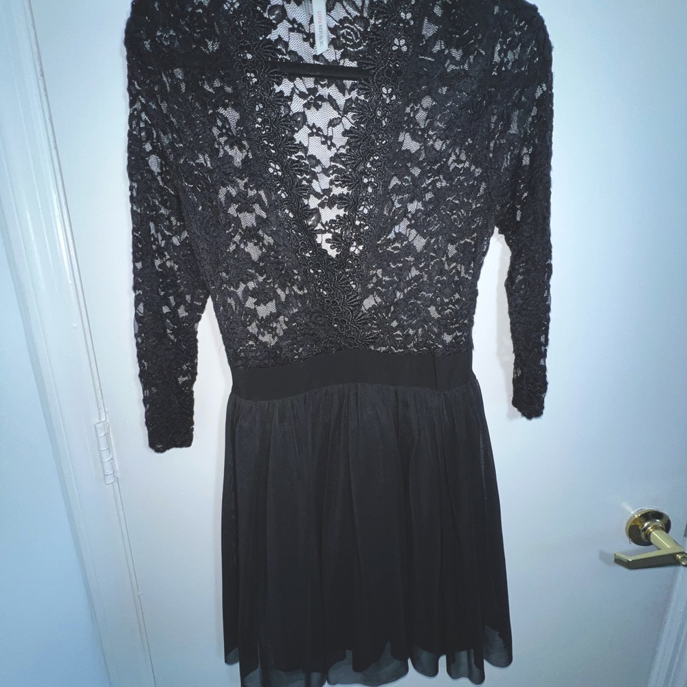 Love Republic-Long sleeve black lace short dress- open front